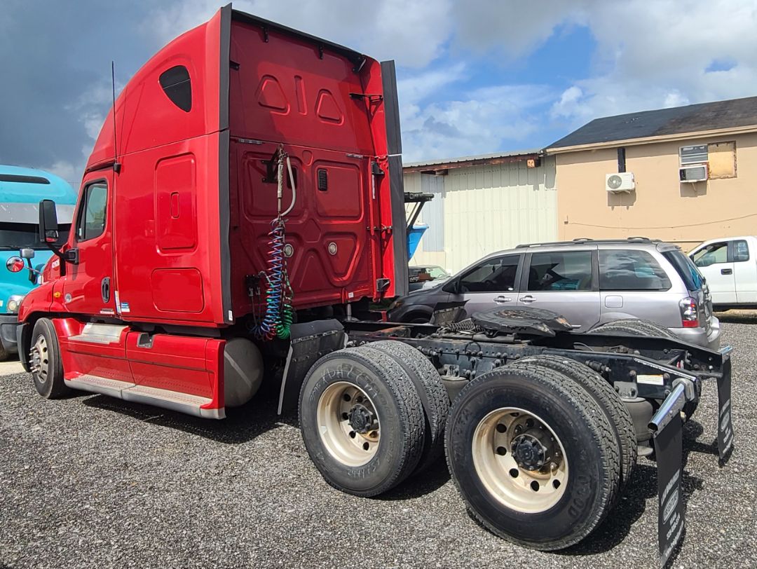 2012 FREIGHTLINER Cascadia - Image 6